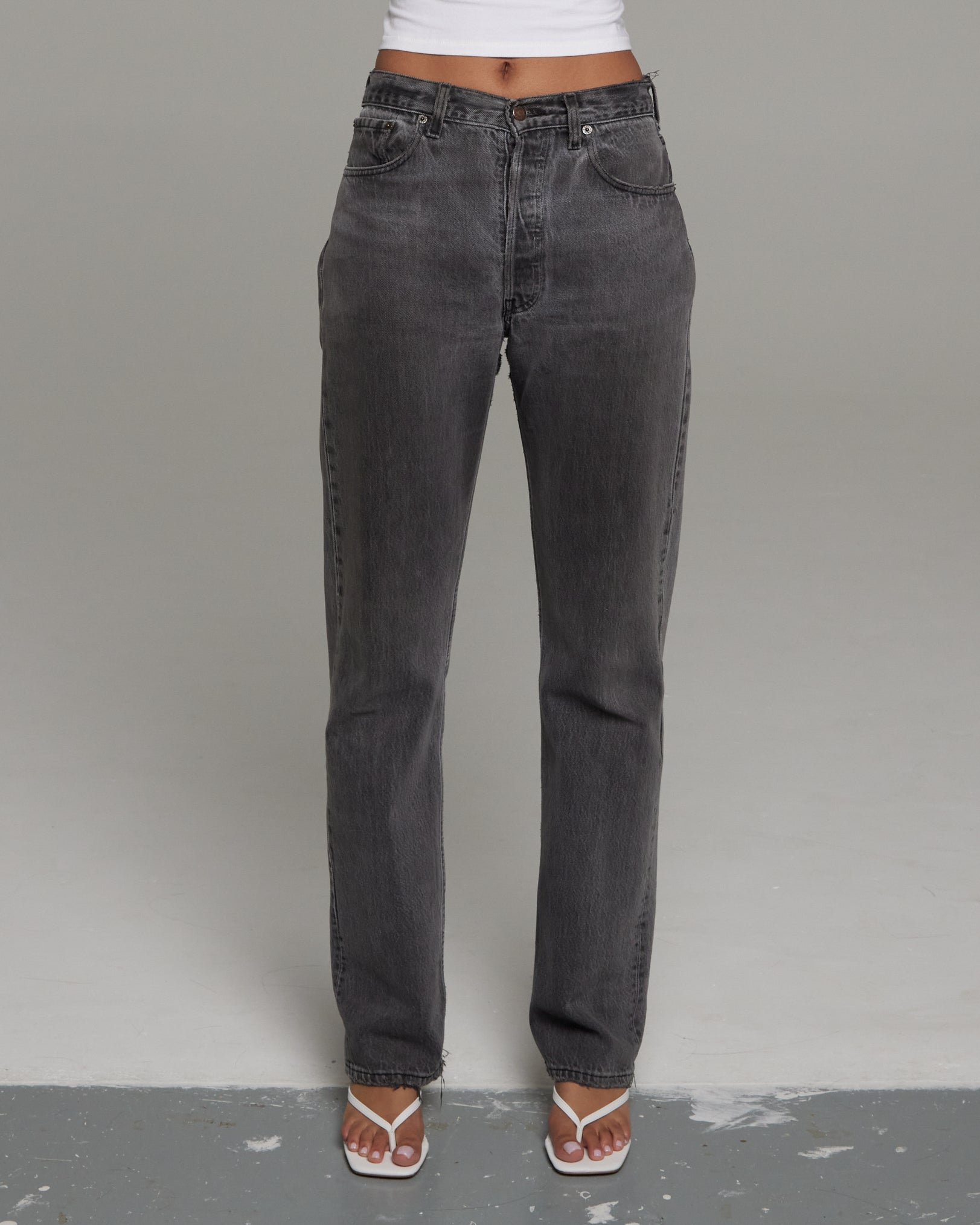 GREY JEAN