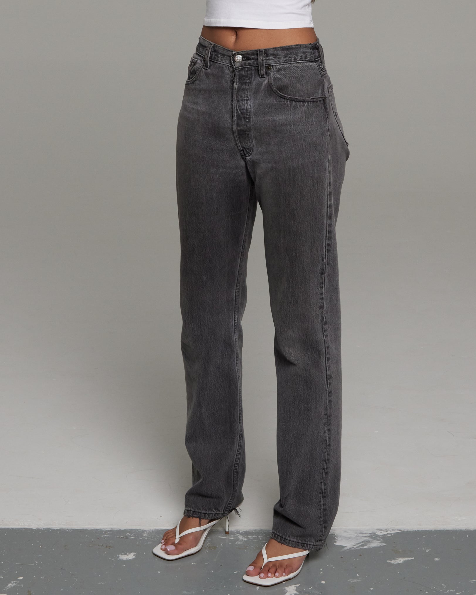 GREY JEAN