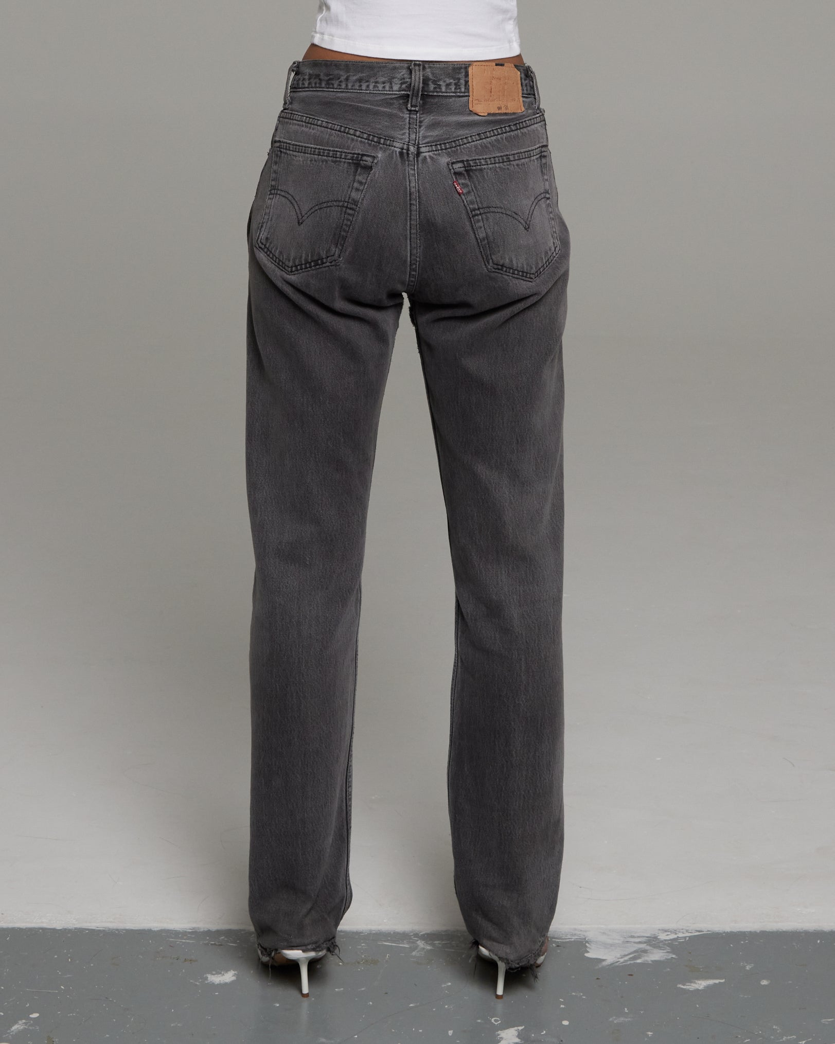 GREY JEAN