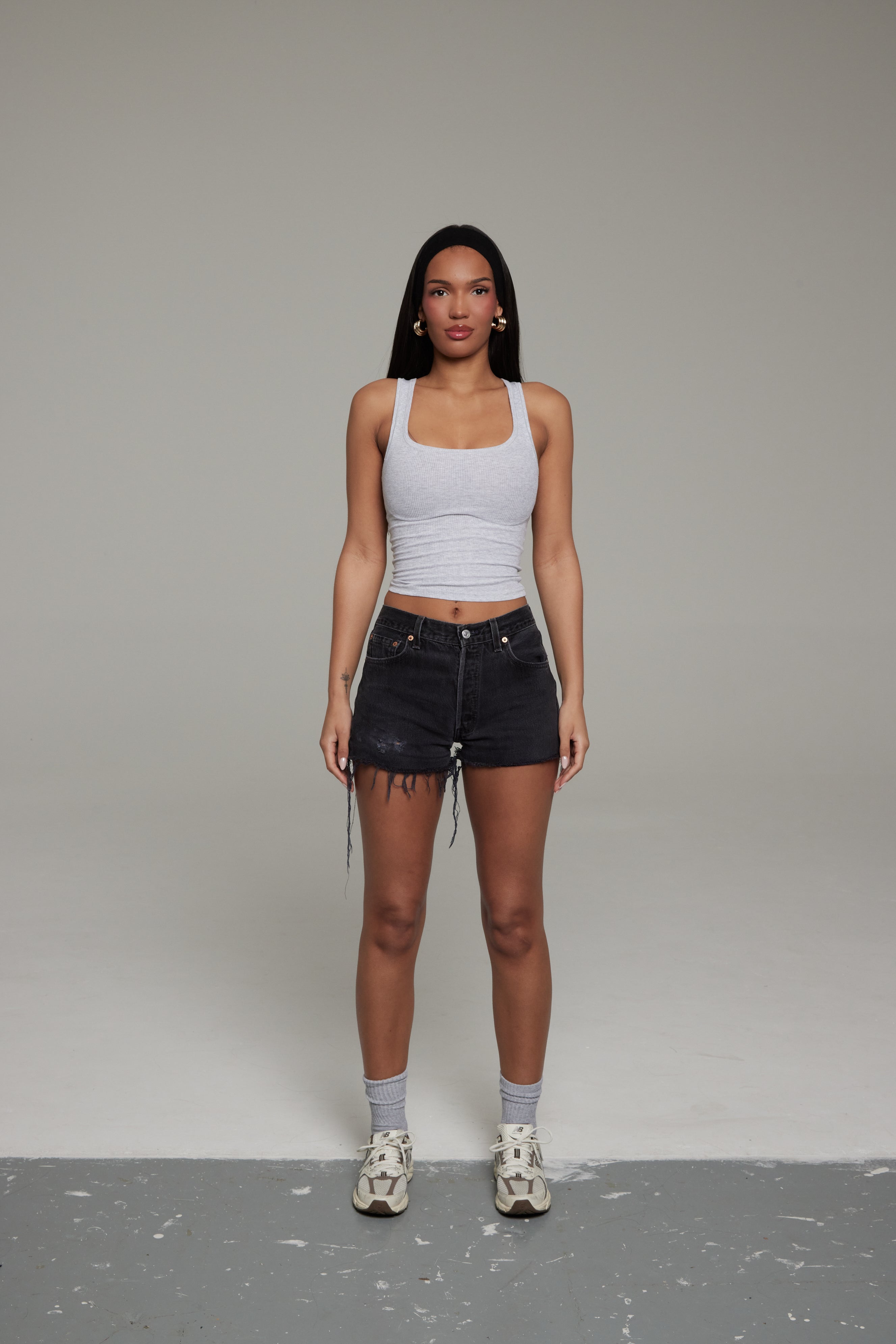 GREY CROPPED SHORT