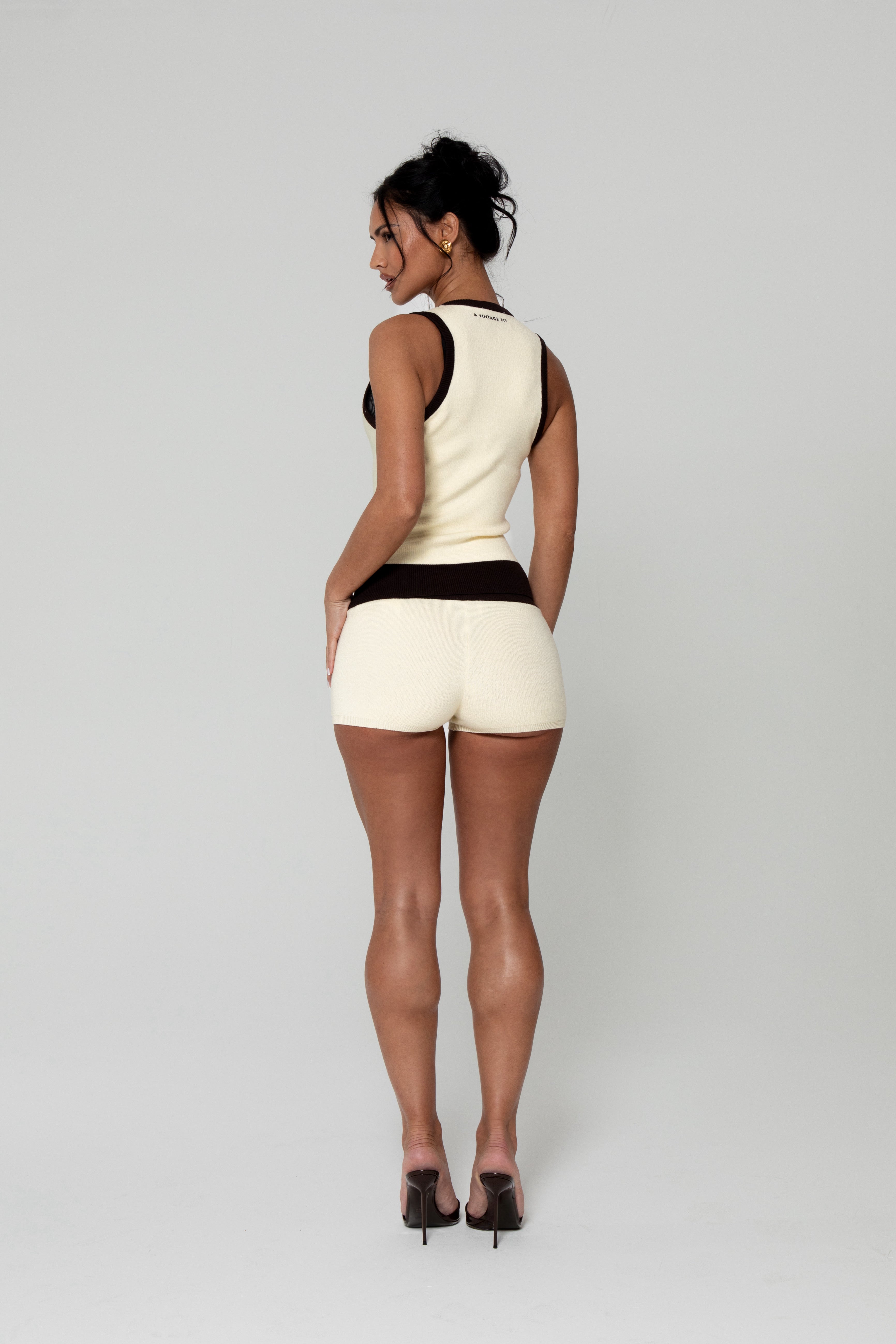 KNIT VEST BUTTER