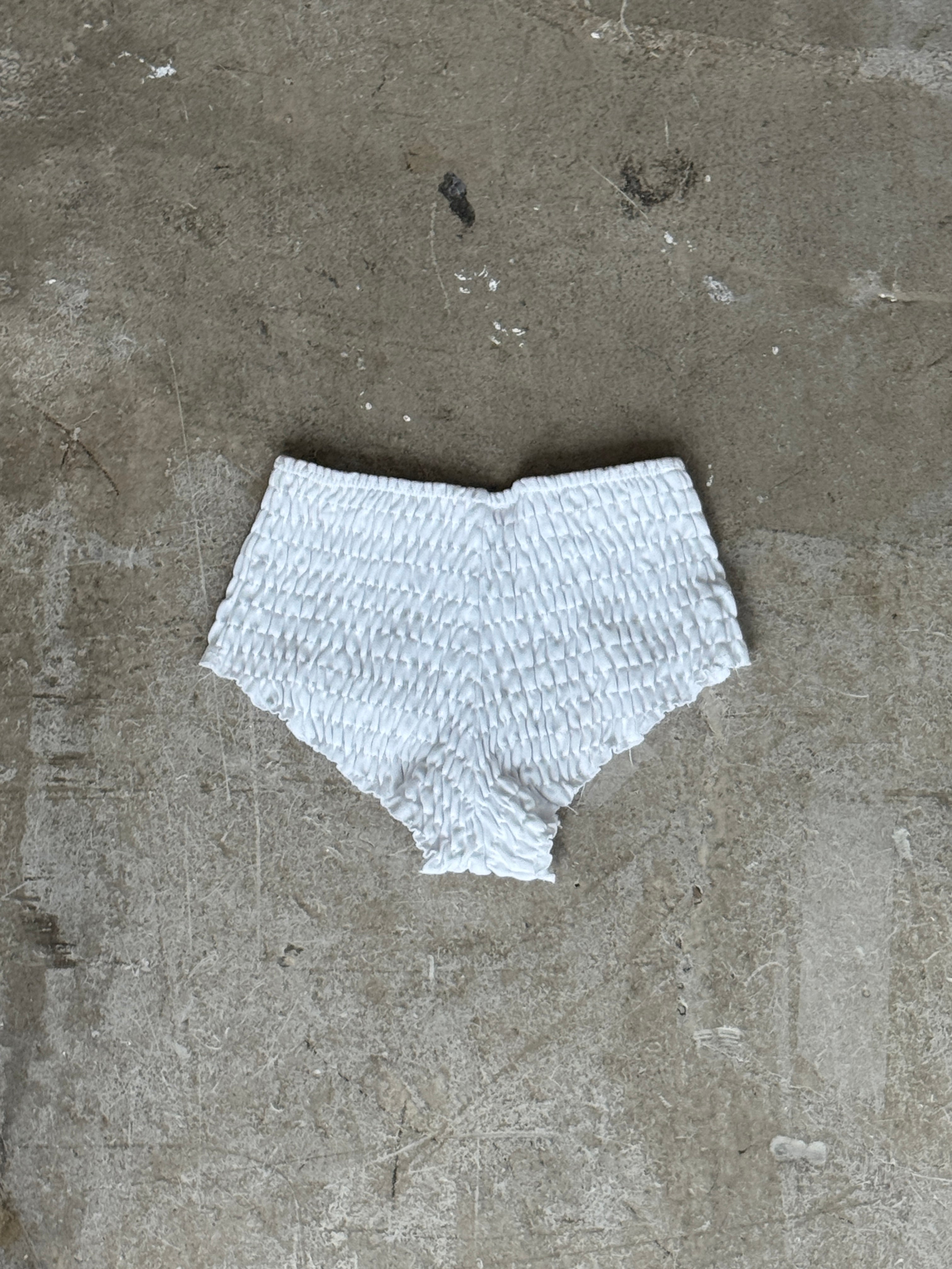 SHIRRED SHORT WHITE